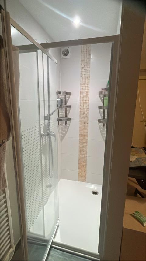 Chambre à louer avec salle de bain privative