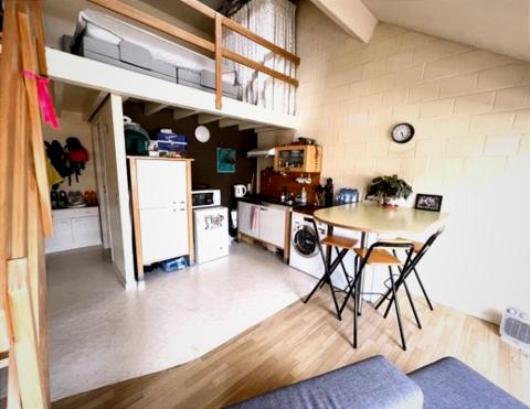 Studio + chambre en mezzanine à 1300 Wavre